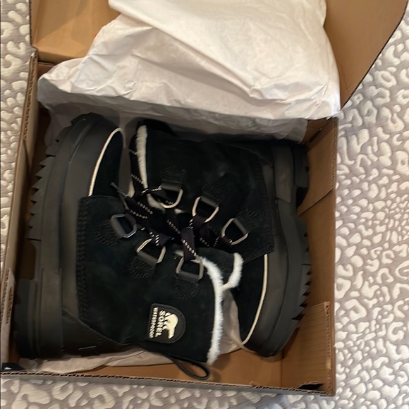 Sorel Black Waterproof Boots - Picture 8 of 9